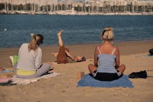 Beach & Yoga_vijnanayogaalgarve_all-life-is-yoga